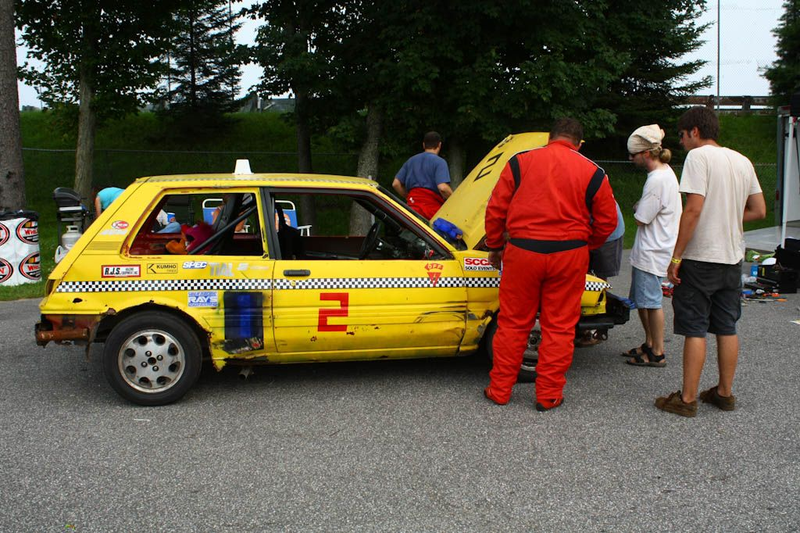 Illustration for article titled The 24 Hours Of LeMons New England 2009 Über Gallery, Part 2